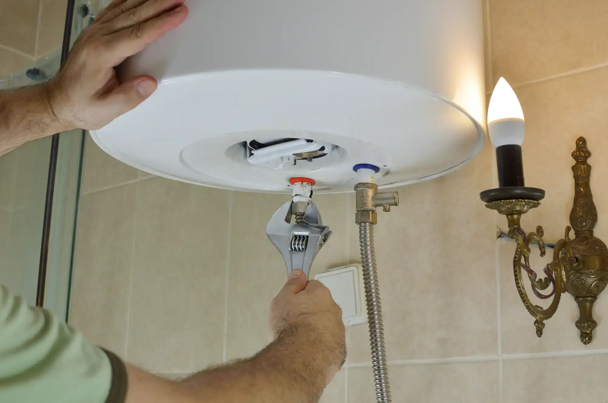 Reliable tankless water heater installation in El Dorado County, CA by Murray Plumbing, ensuring continuous hot water with minimal energy use