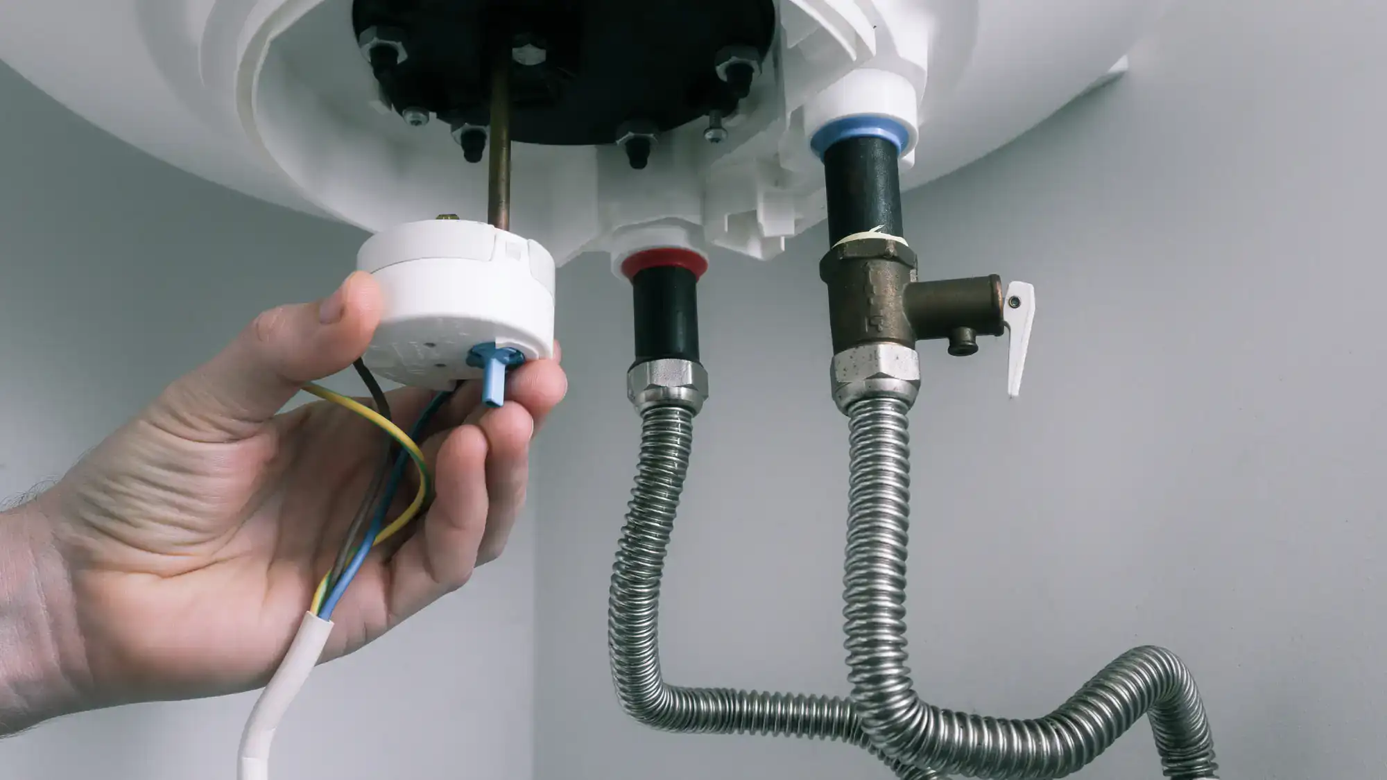 Expert tankless water heater installation by Murray Plumbing in El Dorado County, providing energy-efficient solutions for local homeowners