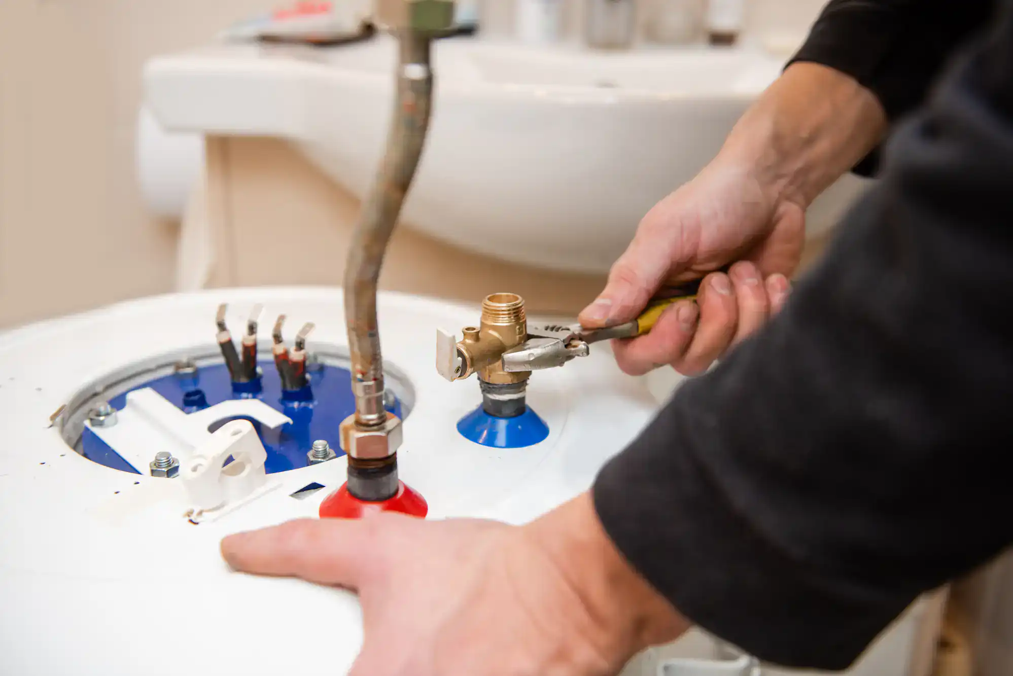 Murray Plumbing’s tankless water heater installation in El Dorado County ensures long-term performance and eco-friendly heating solutions