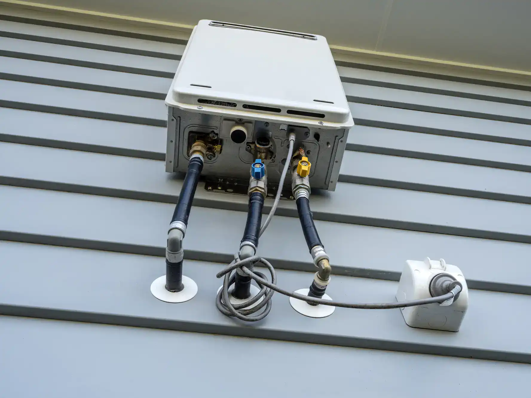Murray Plumbing installs tankless water heaters in El Dorado County, CA, offering energy-efficient, on-demand hot water for homes and businesses