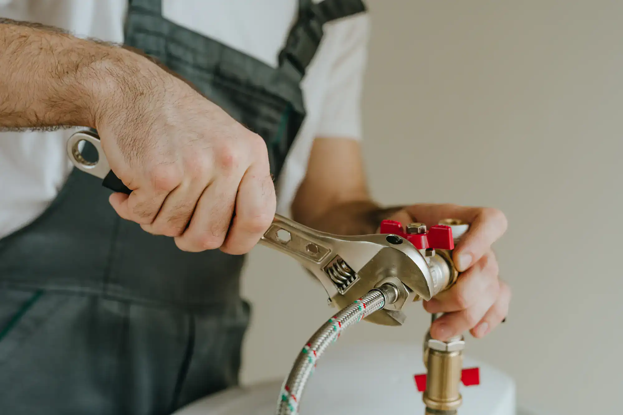 Professional water heater installation tools used by Murray Plumbing in El Dorado County, CA, ensuring quality and reliable service